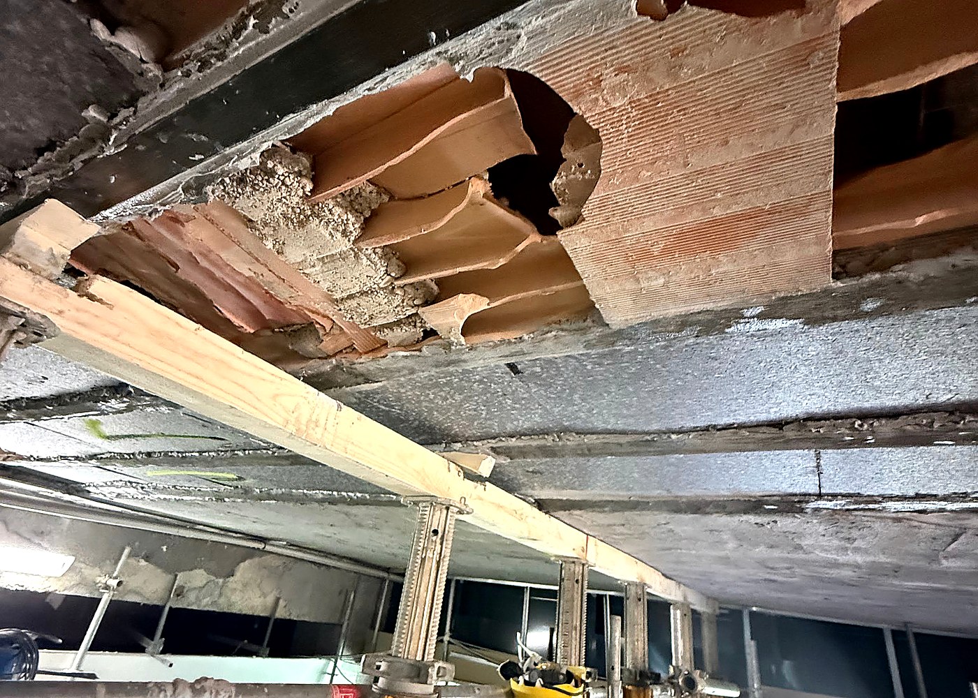 Intervento FRP in cantiere